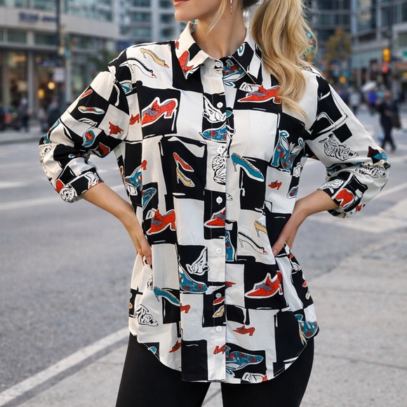 la ros Tops - Graphic shoe Print Button-Up Blouse